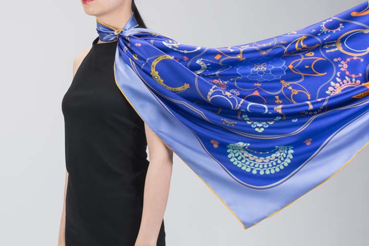 “珠光盛唐”110厘米大方巾